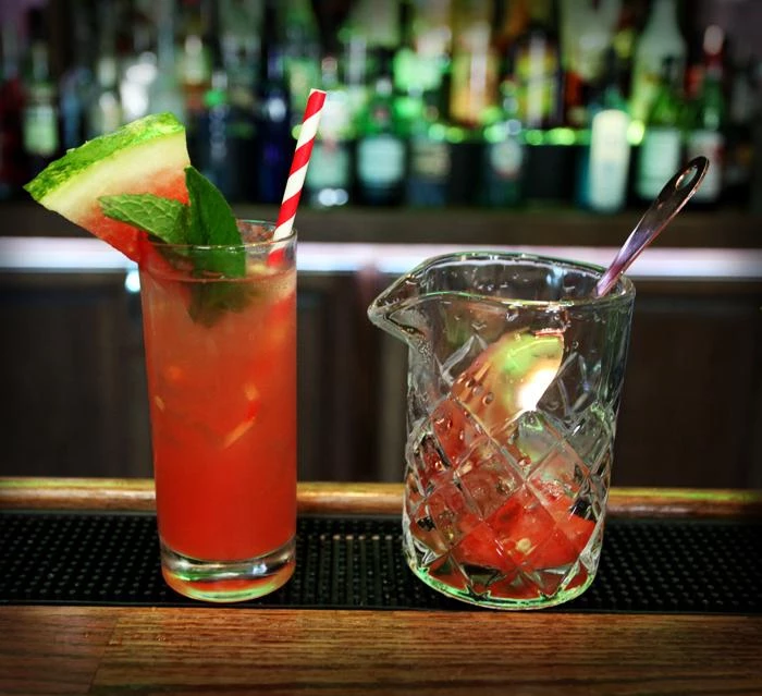 Outlet ๐ Bars Cocktail Mixing Glass With Oleaโข Copper Plated Julep Strainer - Diamond Pattern ๐ 4 Outlet ๐ Bars Cocktail Mixing Glass With Oleaโข Copper Plated Julep Strainer - Diamond Pattern ๐ - Image 2