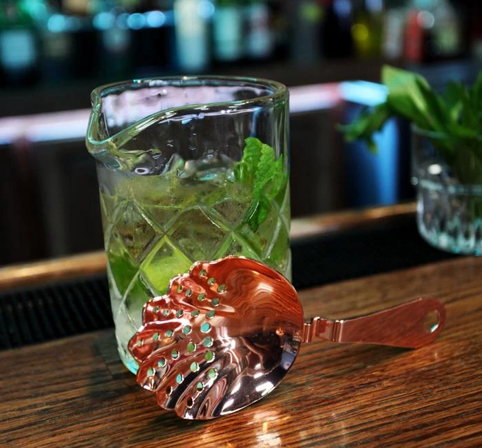 Outlet ๐ Bars Cocktail Mixing Glass With Oleaโข Copper Plated Julep Strainer - Diamond Pattern ๐ 5 Outlet ๐ Bars Cocktail Mixing Glass With Oleaโข Copper Plated Julep Strainer - Diamond Pattern ๐ - Image 3