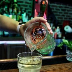 Outlet ๐ Bars Cocktail Mixing Glass With Oleaโข Copper Plated Julep Strainer - Diamond Pattern ๐ 10 Outlet ๐ Bars Cocktail Mixing Glass With Oleaโข Copper Plated Julep Strainer - Diamond Pattern ๐ -Bars Shop diamond mixing glass copper shell julep strainer bartender 2 800x